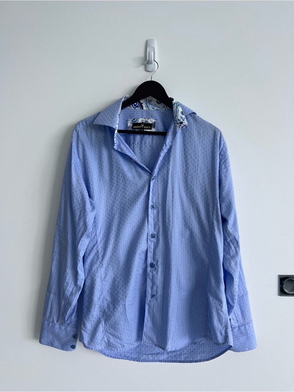 Bertigo Light Blue Micro-Pattern Men's Dress Shirt with Contrast Collar